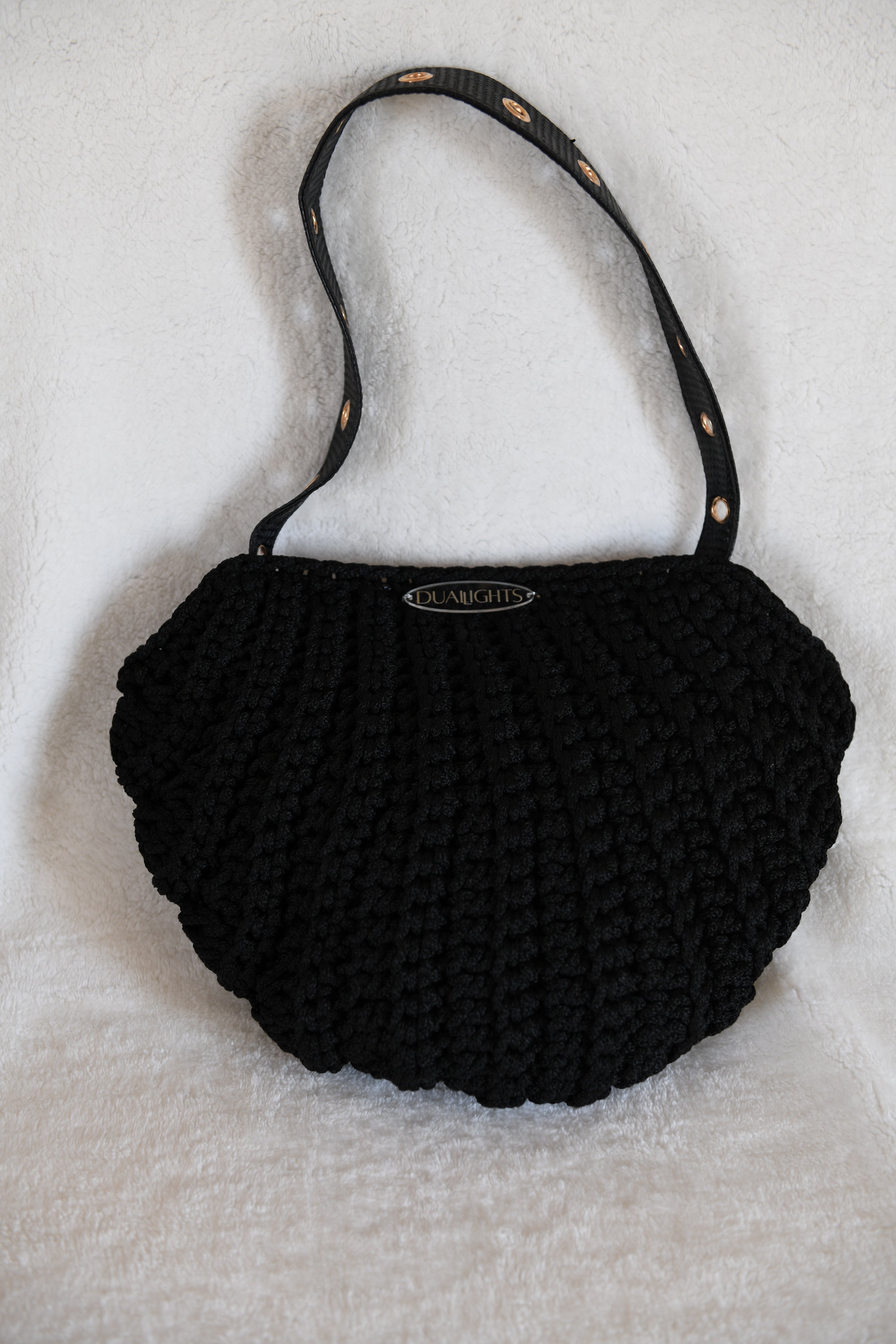 shell shoulder bag black