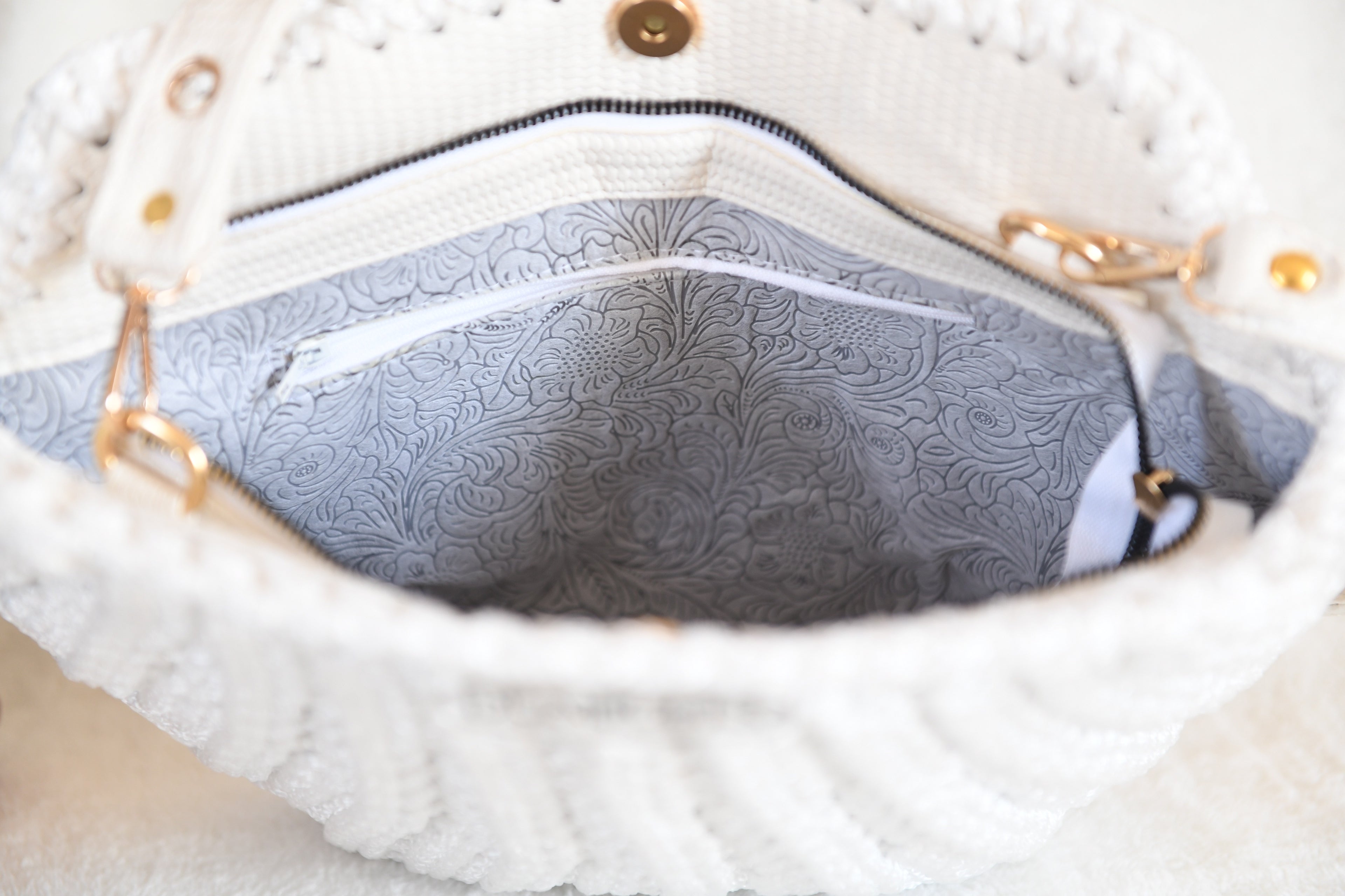 shell shoulder bag white
