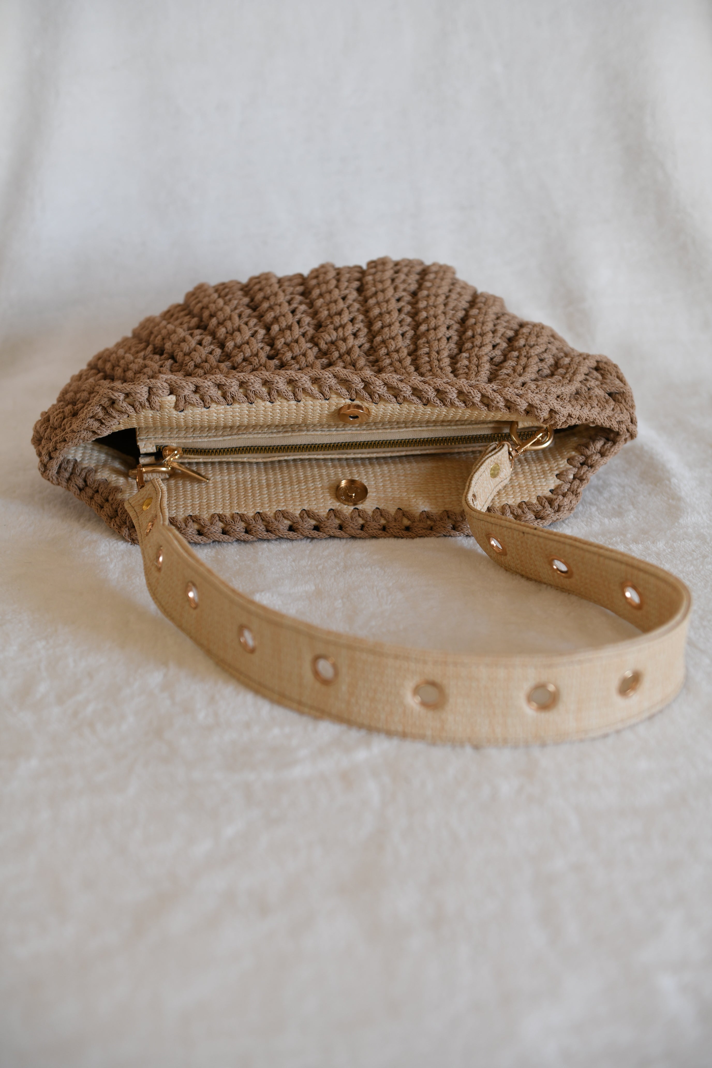 shell shoulder bag beige