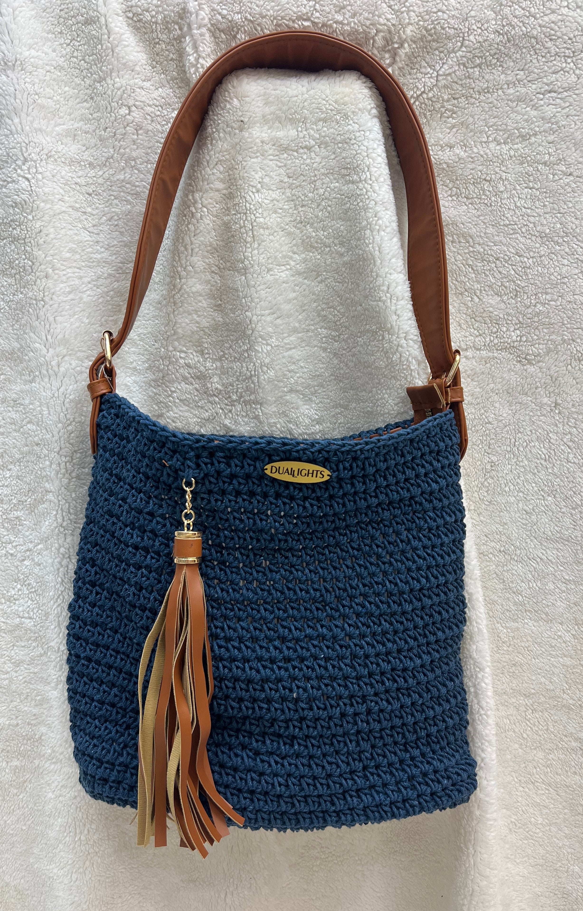 essential shoulder bag, havan / navy