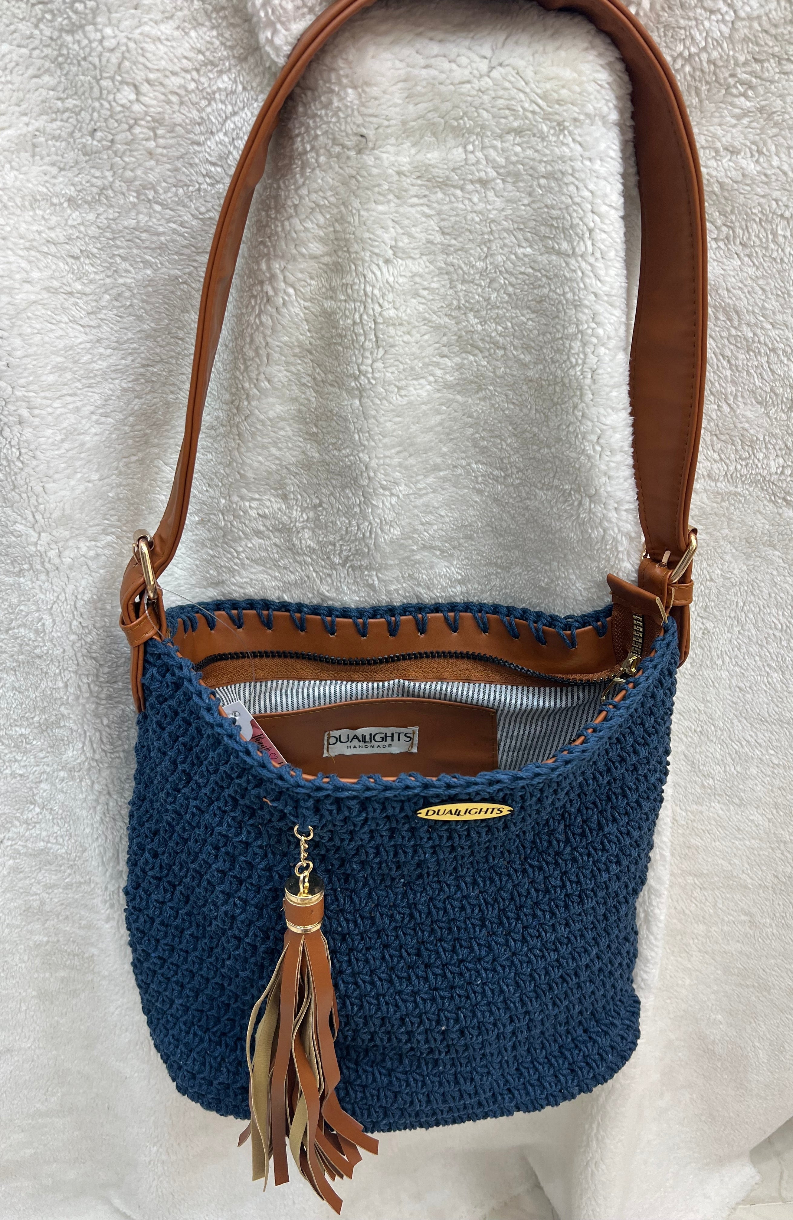 essential shoulder bag, havan / navy