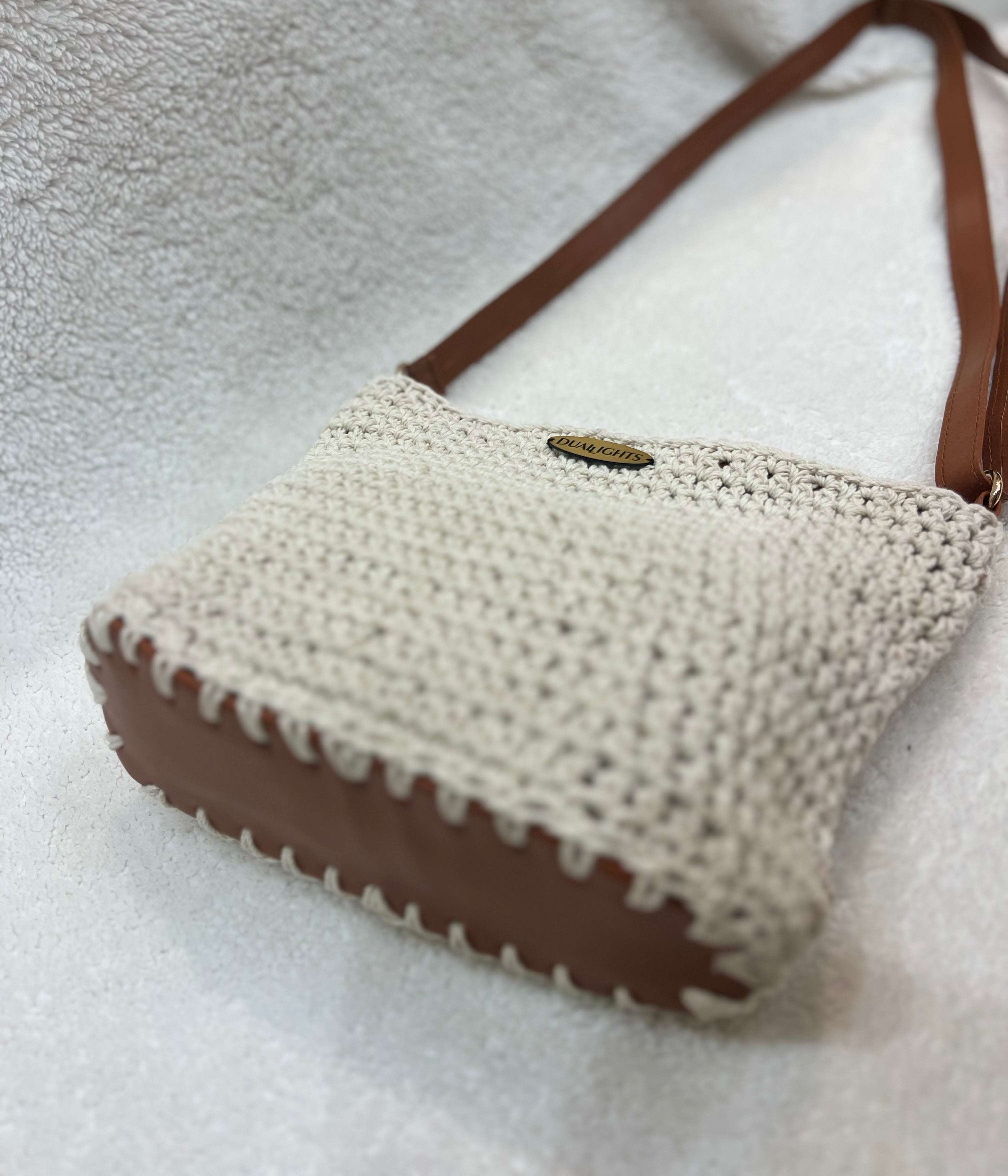 essential crossbody bag, havan / off-white