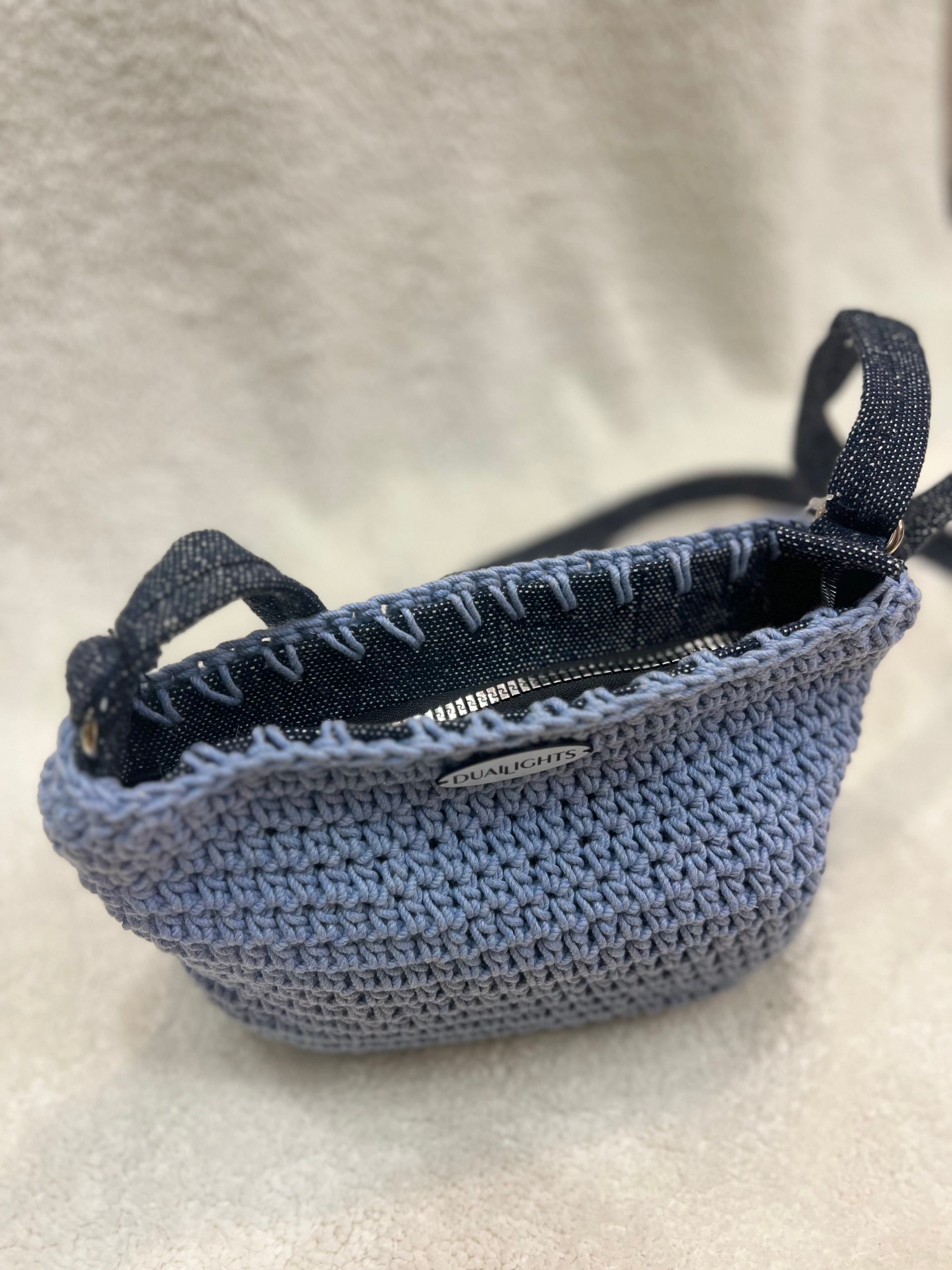 essential crossbody bag, jeans / baby blue