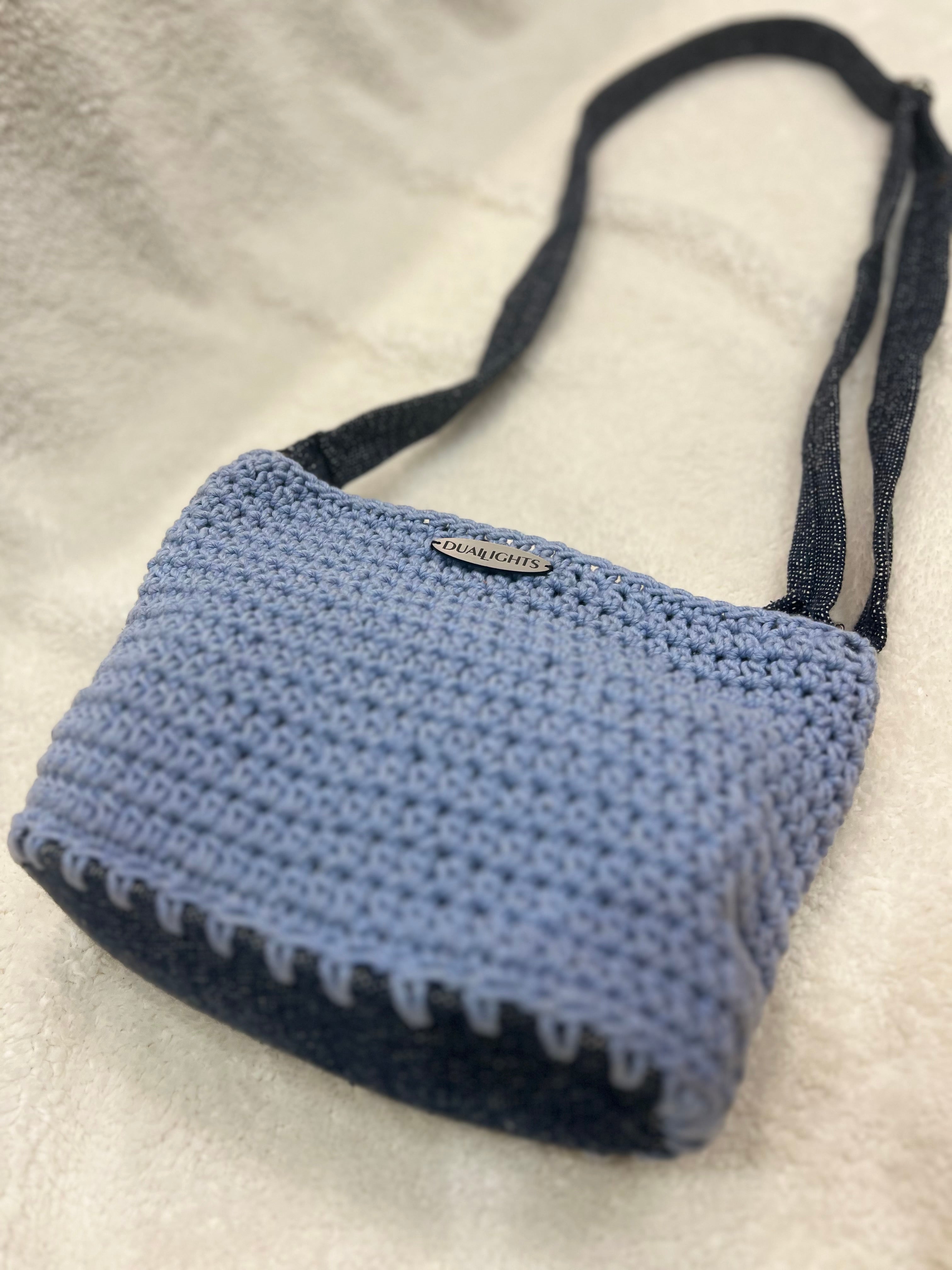 essential crossbody bag, jeans / baby blue