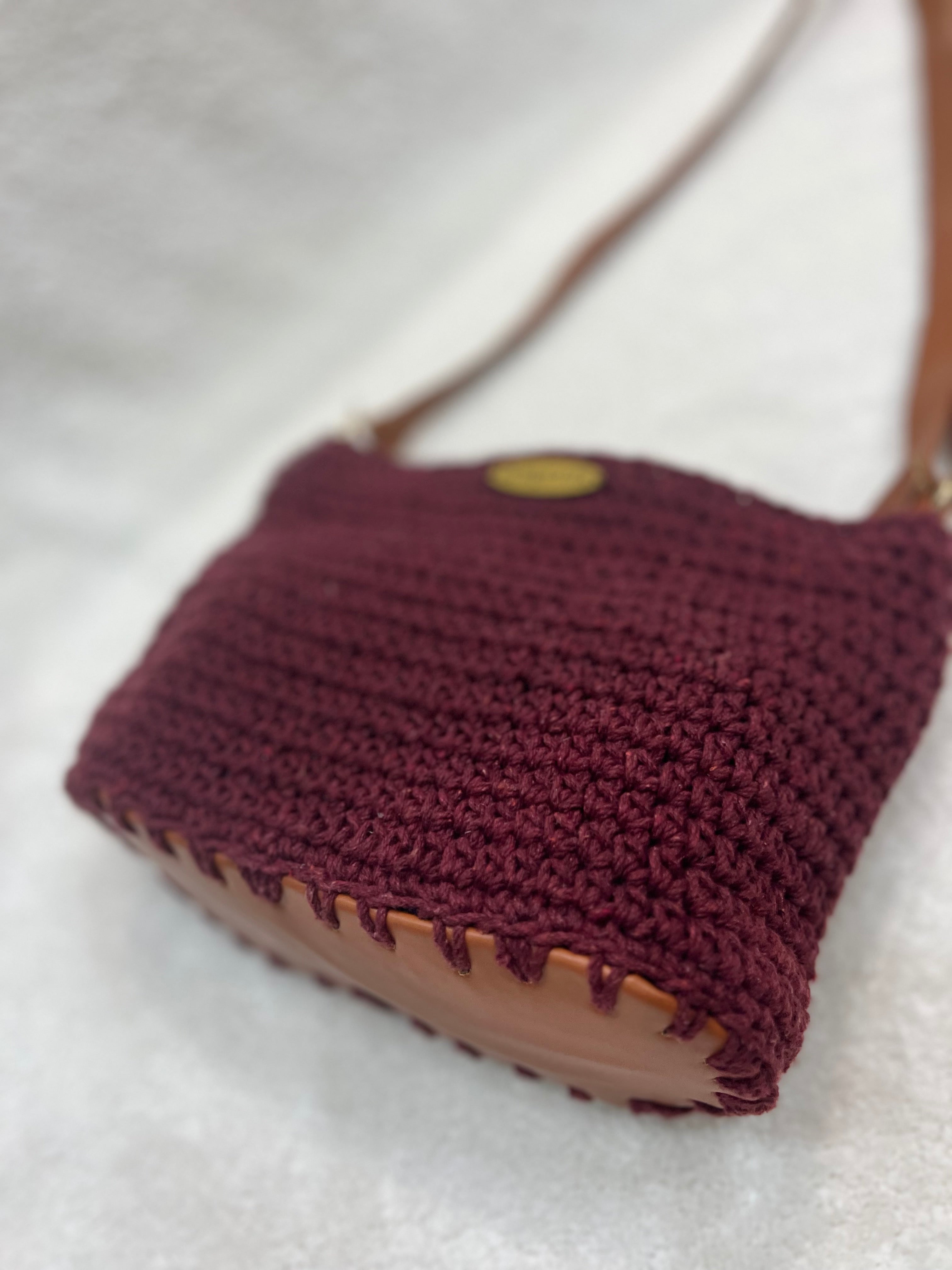 essential crossbody bag, maroon