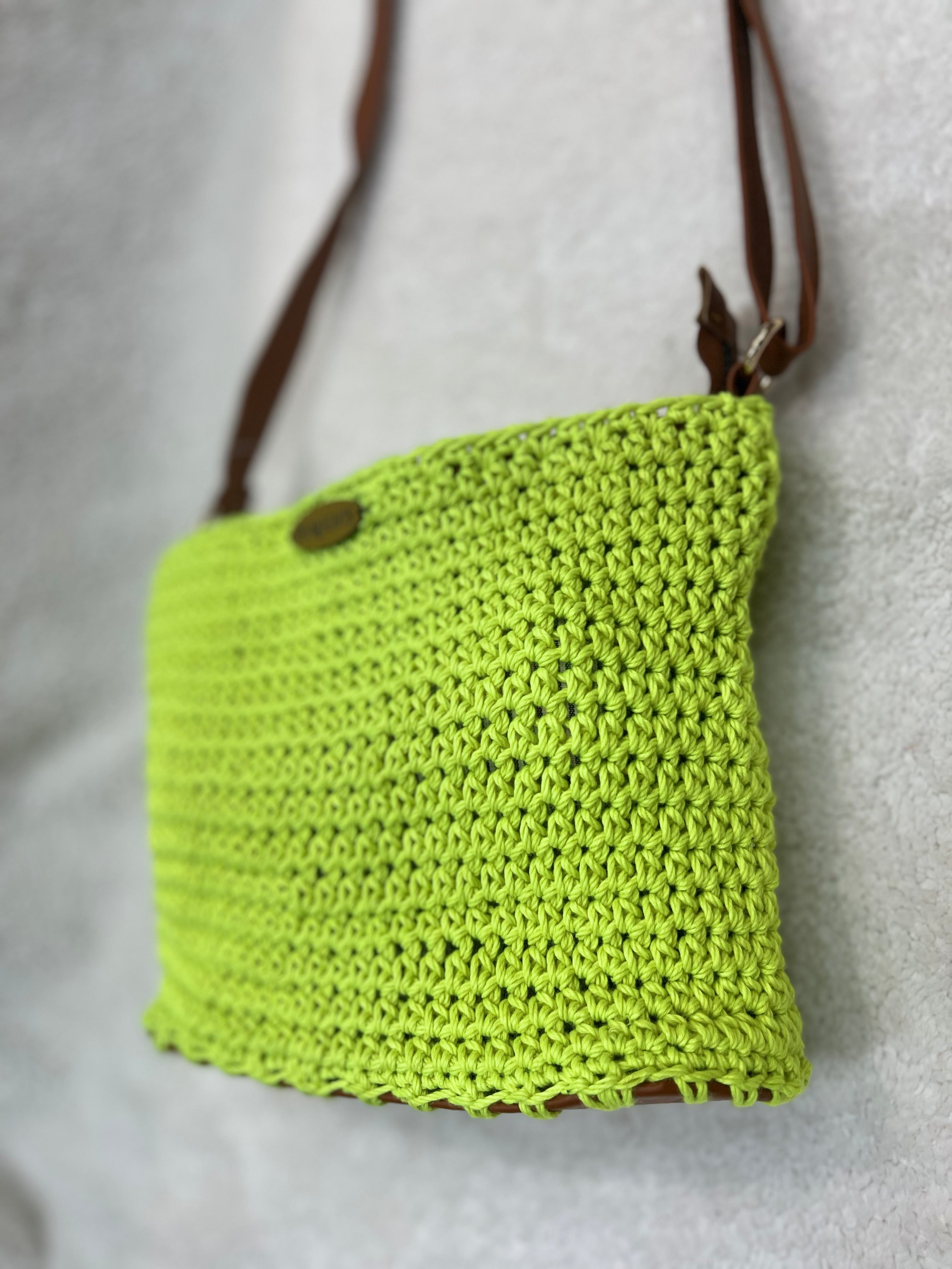 essential crossbody bag, havan / neon yellow