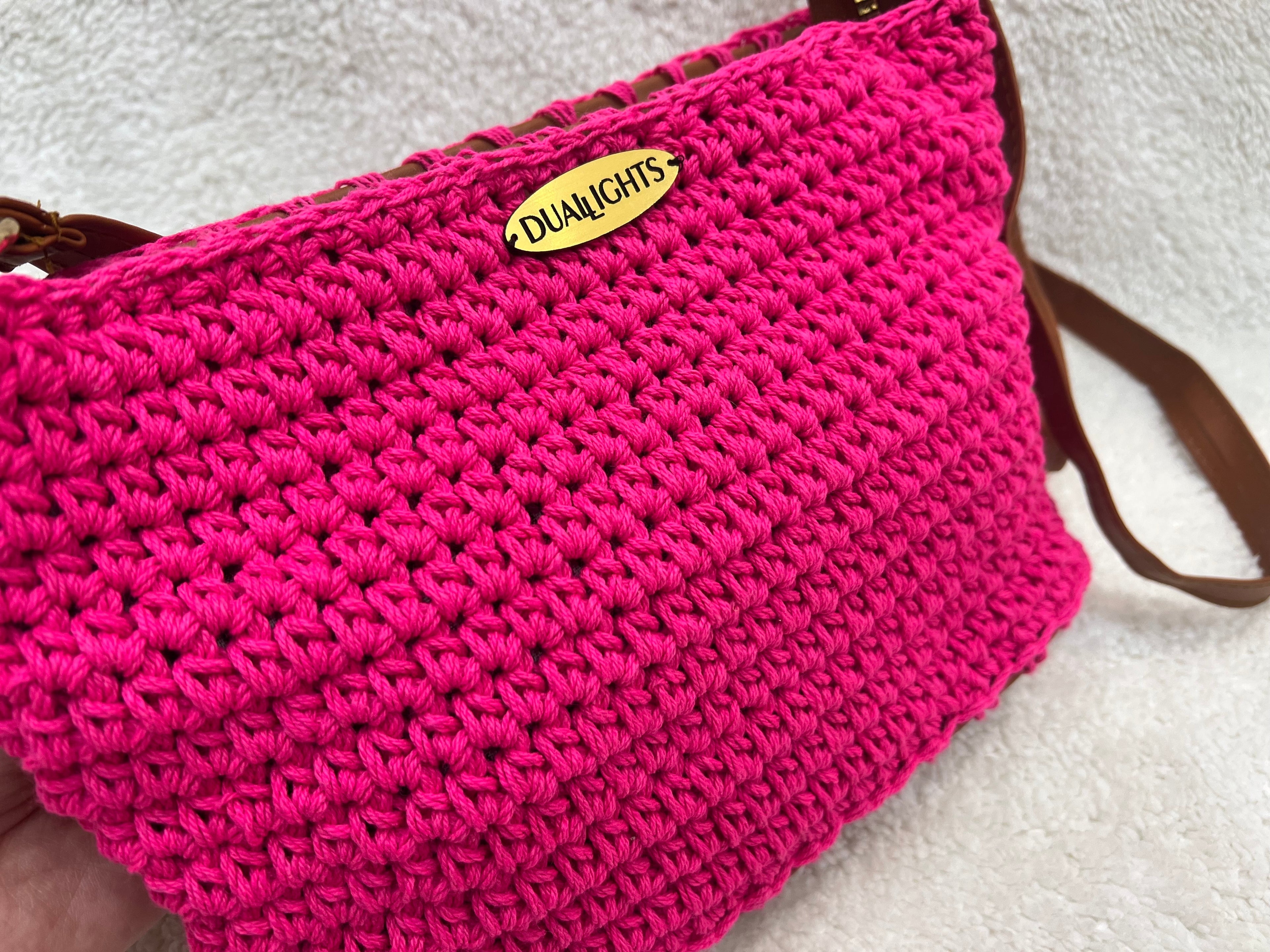 essential crossbody bag, havan / neon pink