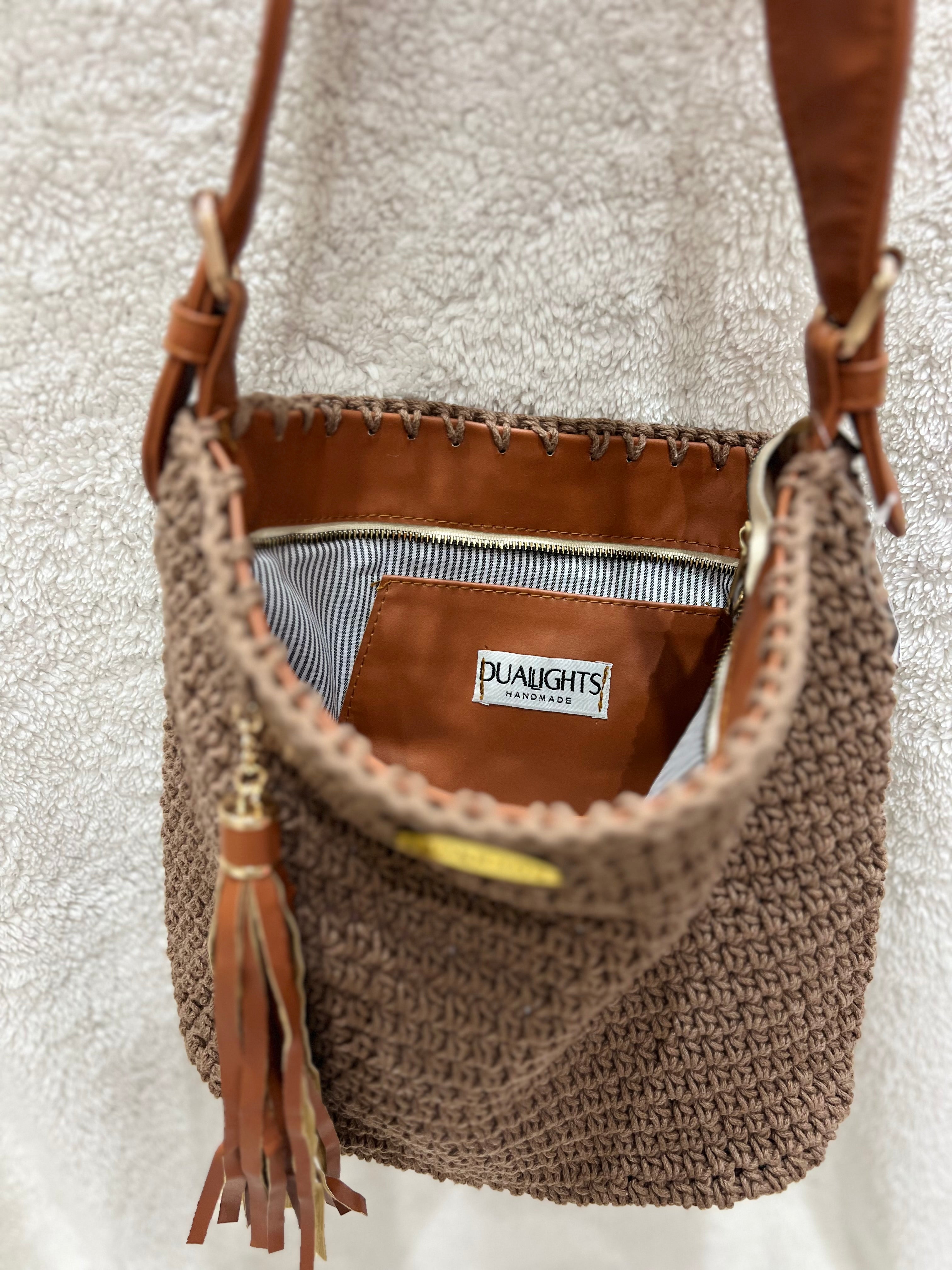 essential shoulder bag, havan / mocha