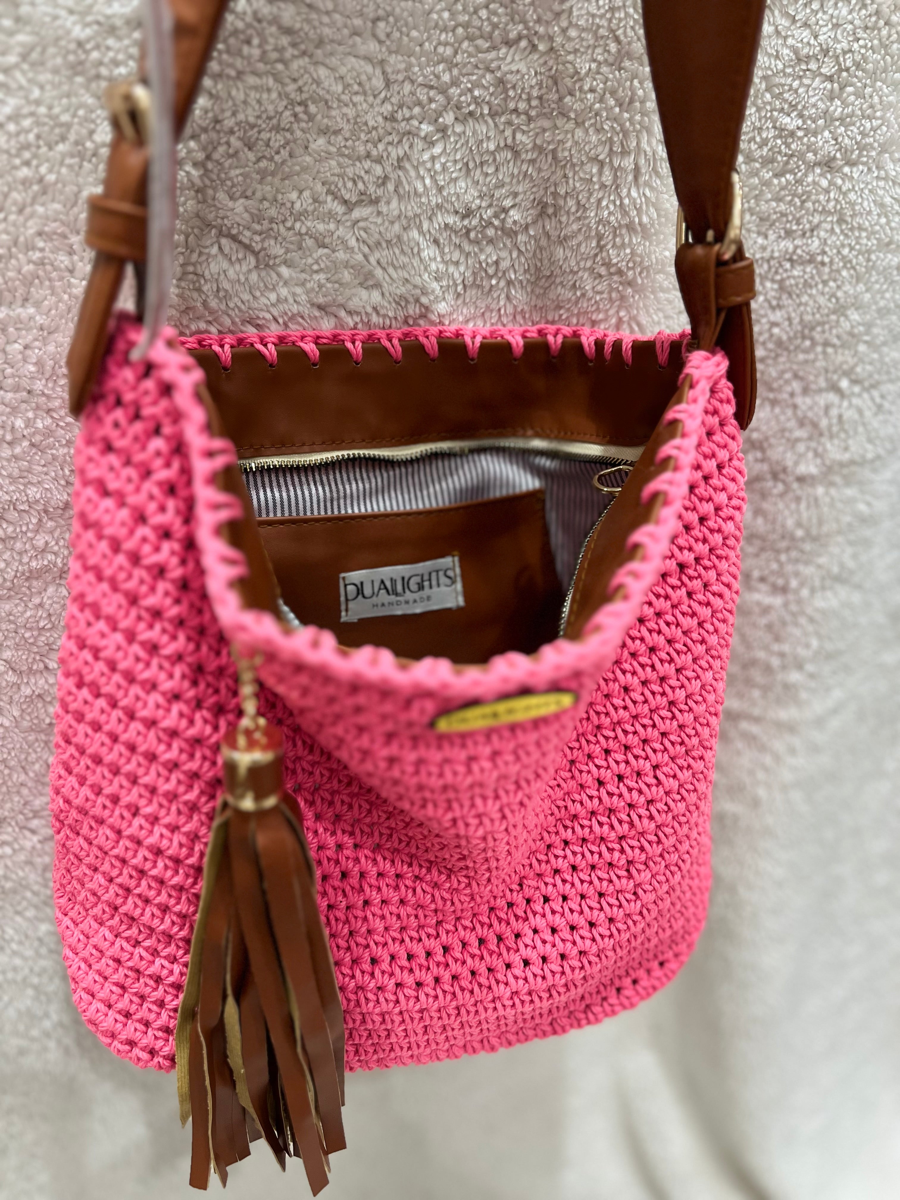 essential shoulder bag, havan / neon pink