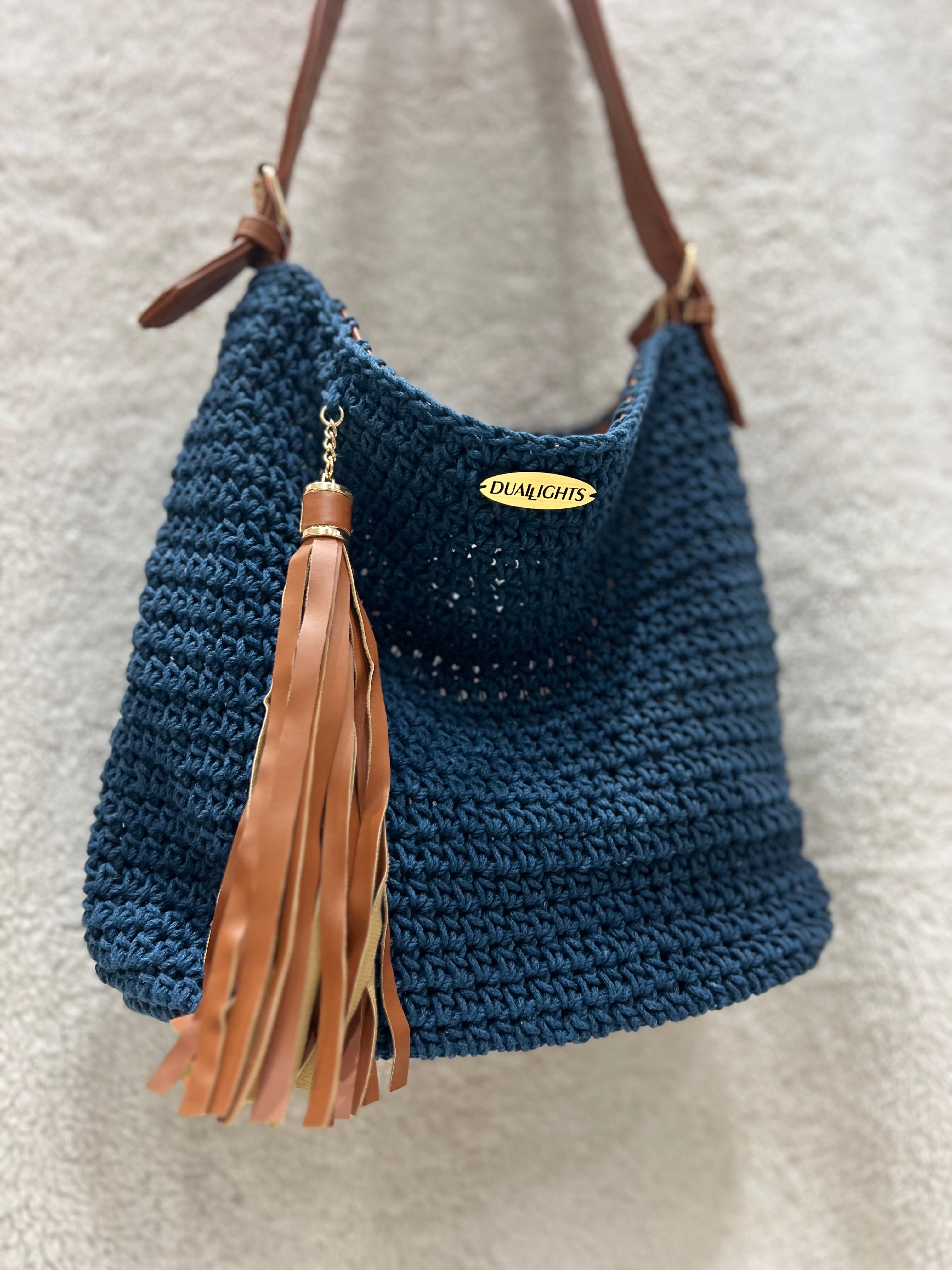 essential shoulder bag, havan / navy