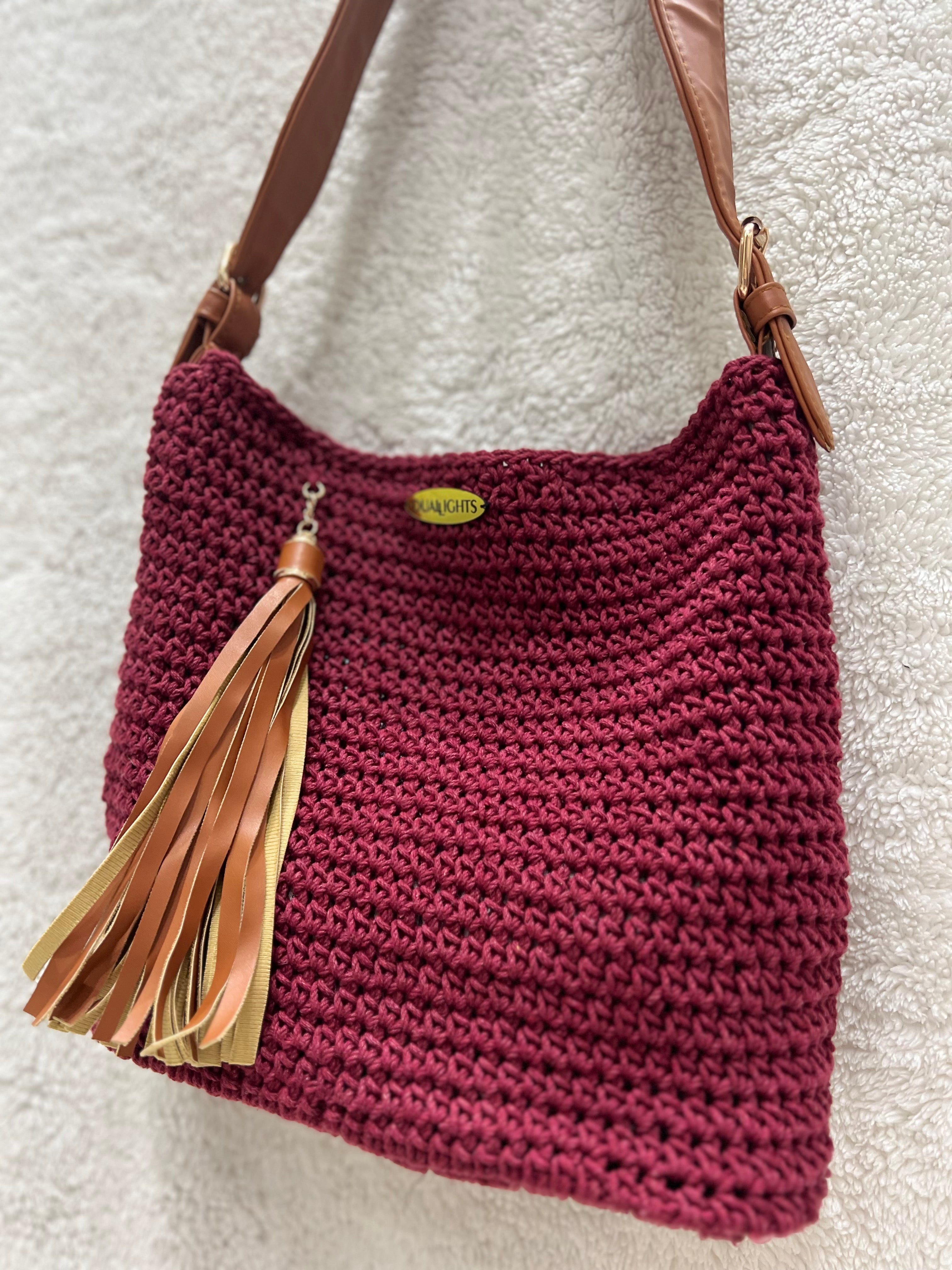 essential shoulder bag, havan / maroon