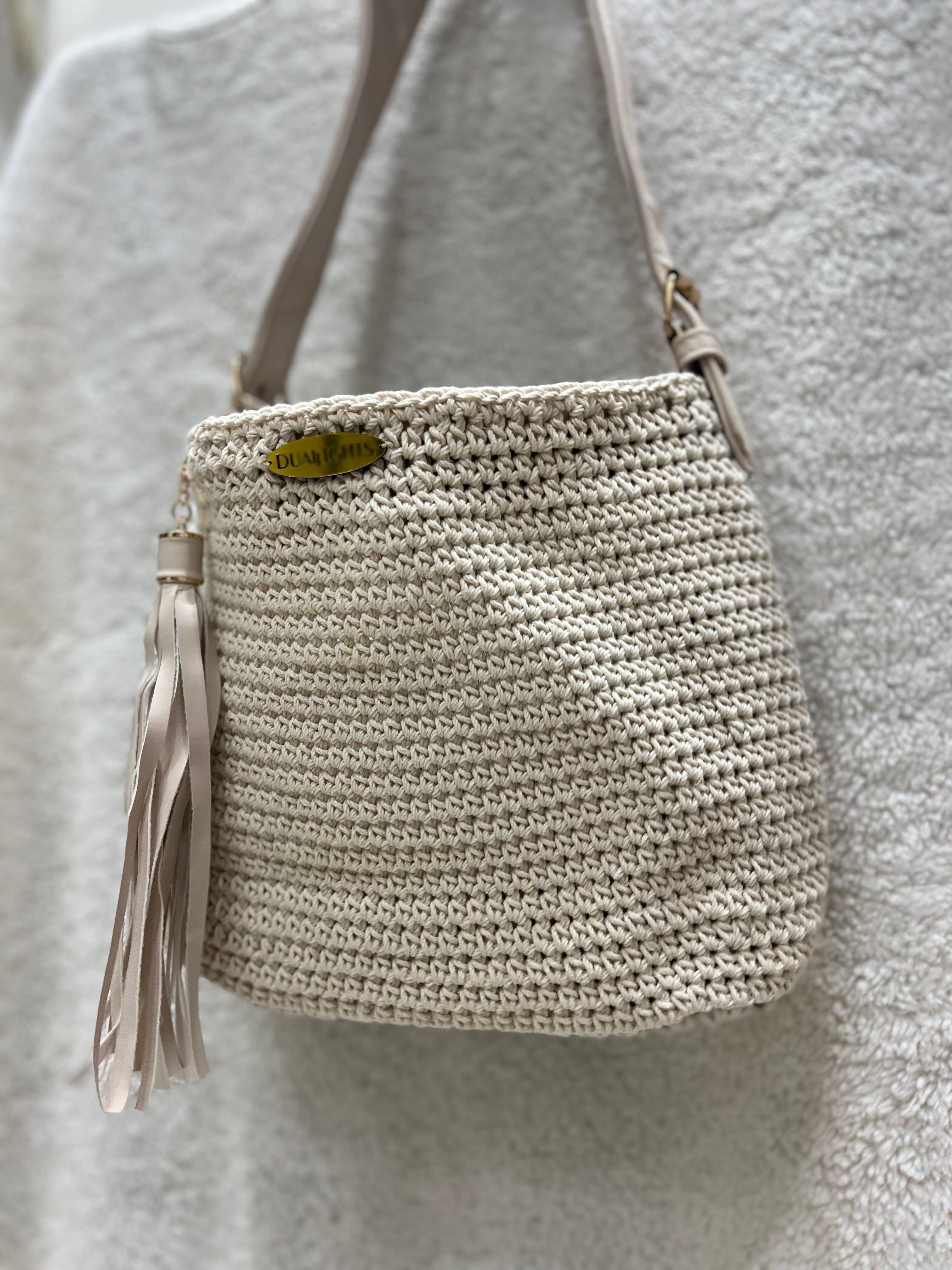 essential shoulder bag, beige / beige
