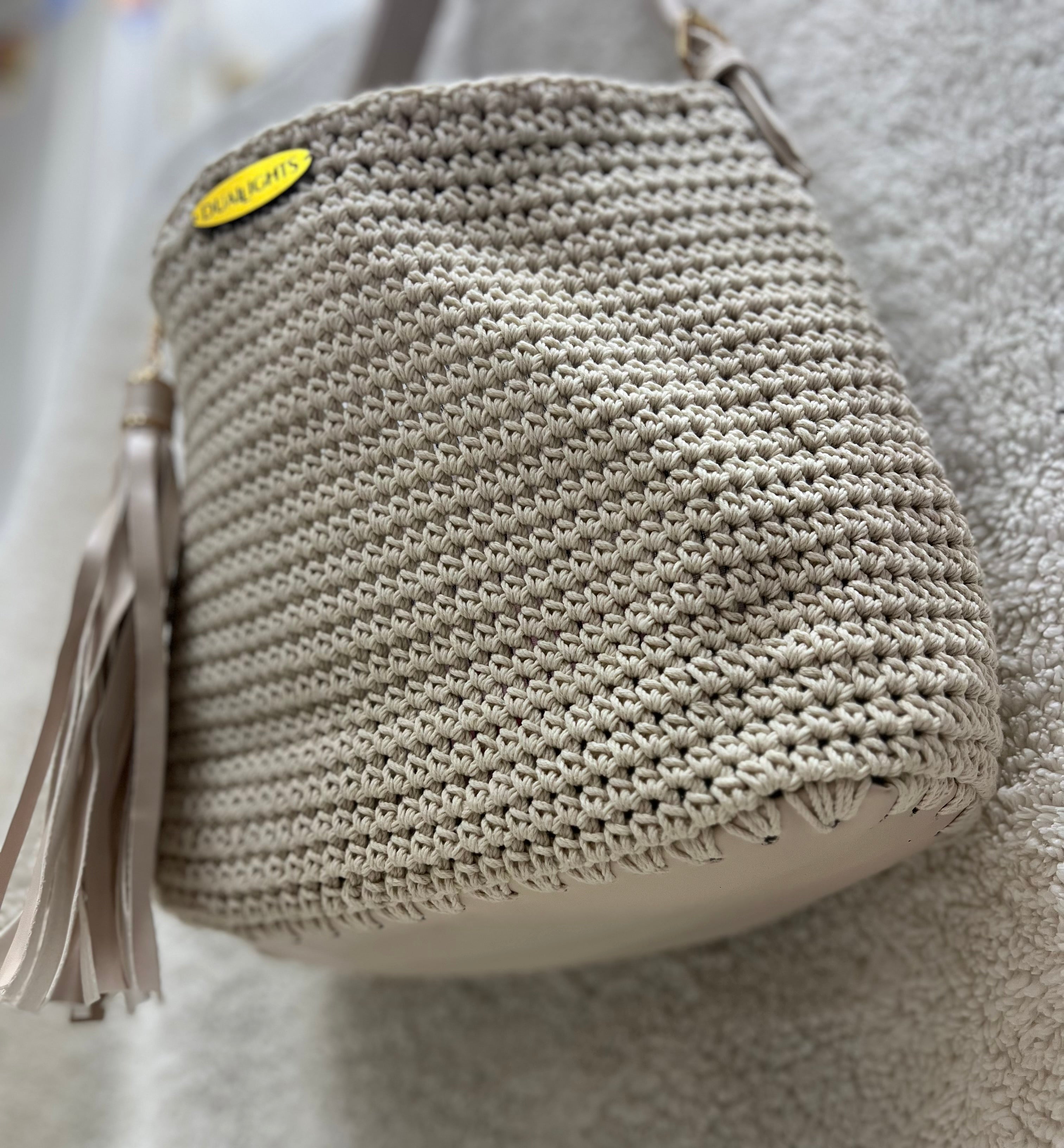 essential shoulder bag, beige / beige