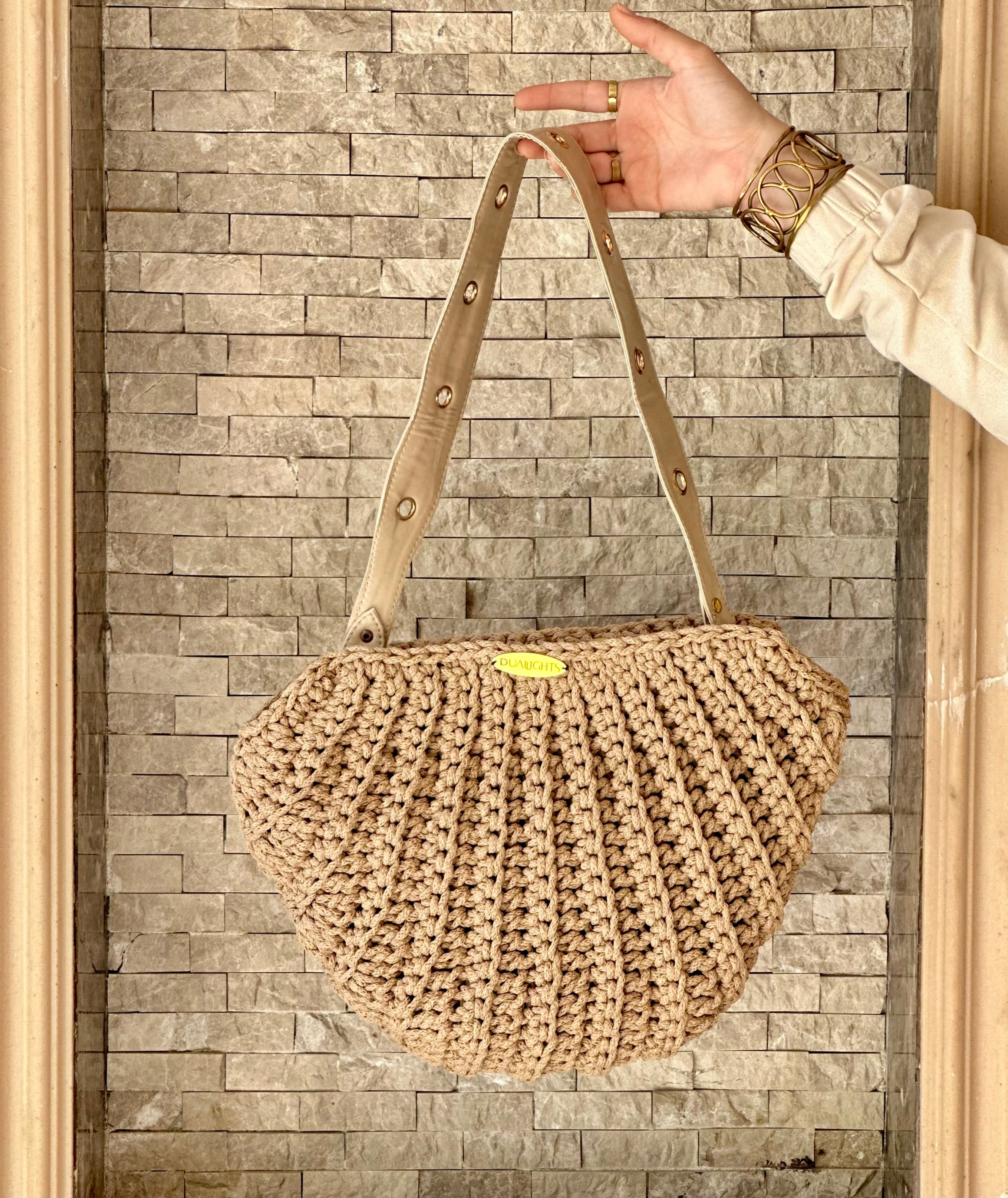 shell shoulder bag beige