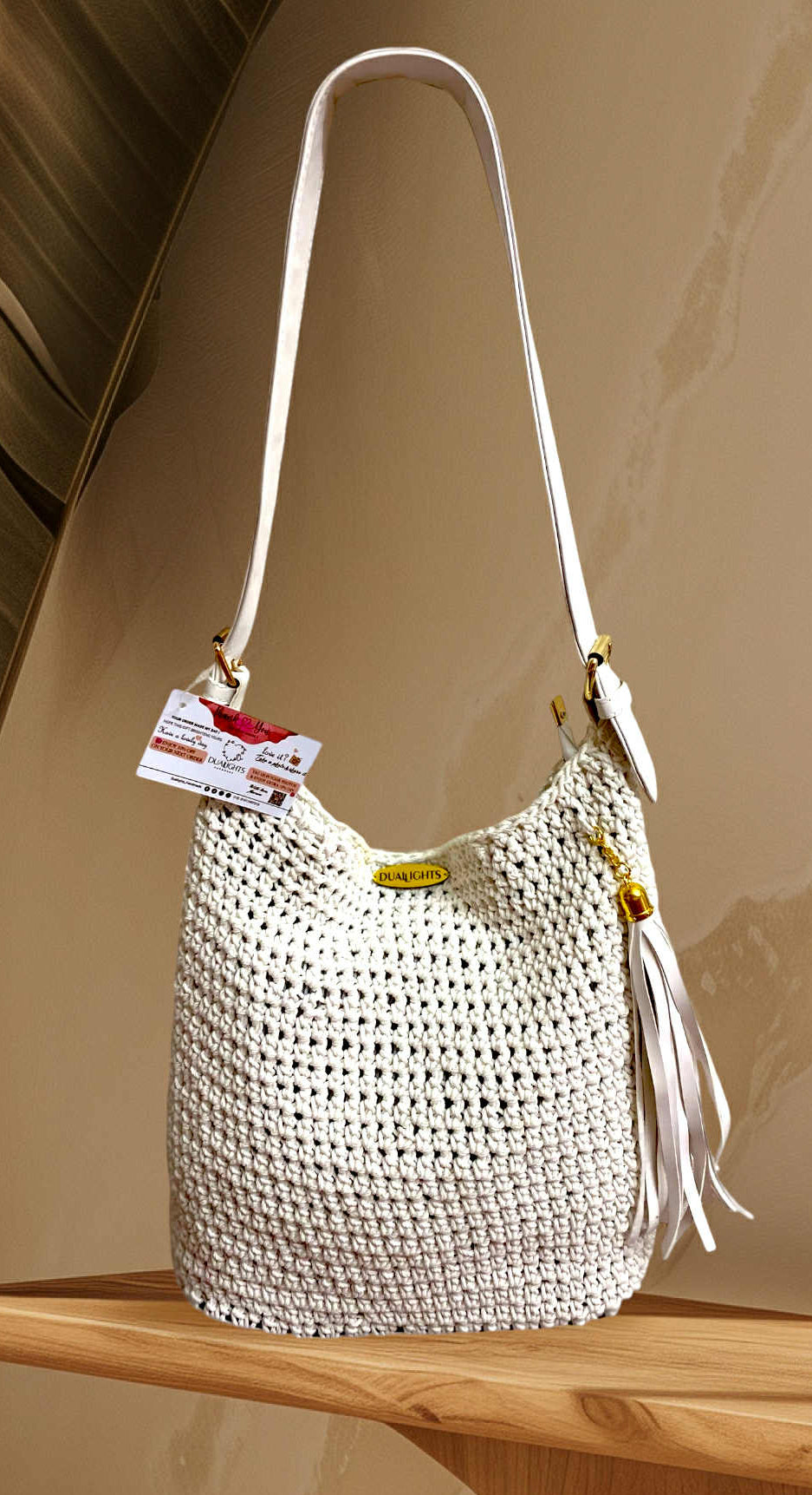 essential shoulder bag, white / white