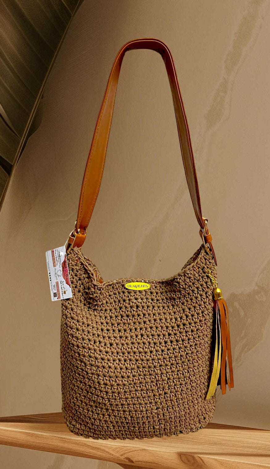 essential shoulder bag, havan / mocha